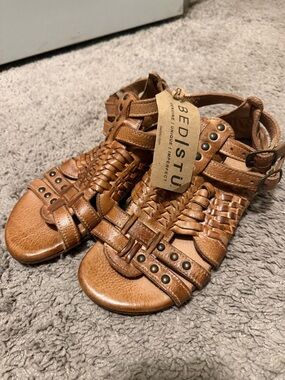 NWT Bed|Stü Brown Woven Leather Sandals